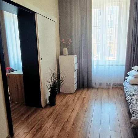 Plac Kazimierza Wielkiego 5 *