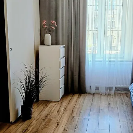 Daire Plac Kazimierza Wielkiego 5 *